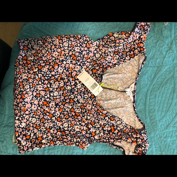 BCBG top new with tags - Picture 4 of 4